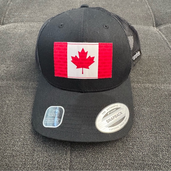 Columbia Other - Columbia PFG Trucker Fitted Cap FlexFit Hat Fishing Canada Flag